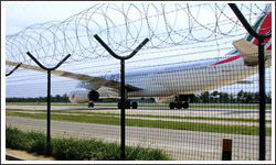 機(jī)場(chǎng)護(hù)欄網(wǎng)是機(jī)場(chǎng)不可缺少的景物 安平縣達(dá)威金屬護(hù)欄網(wǎng)廠(chǎng)